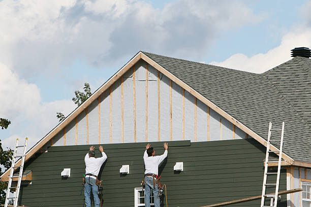 Professional Siding technician working in Shermans Dale, PA